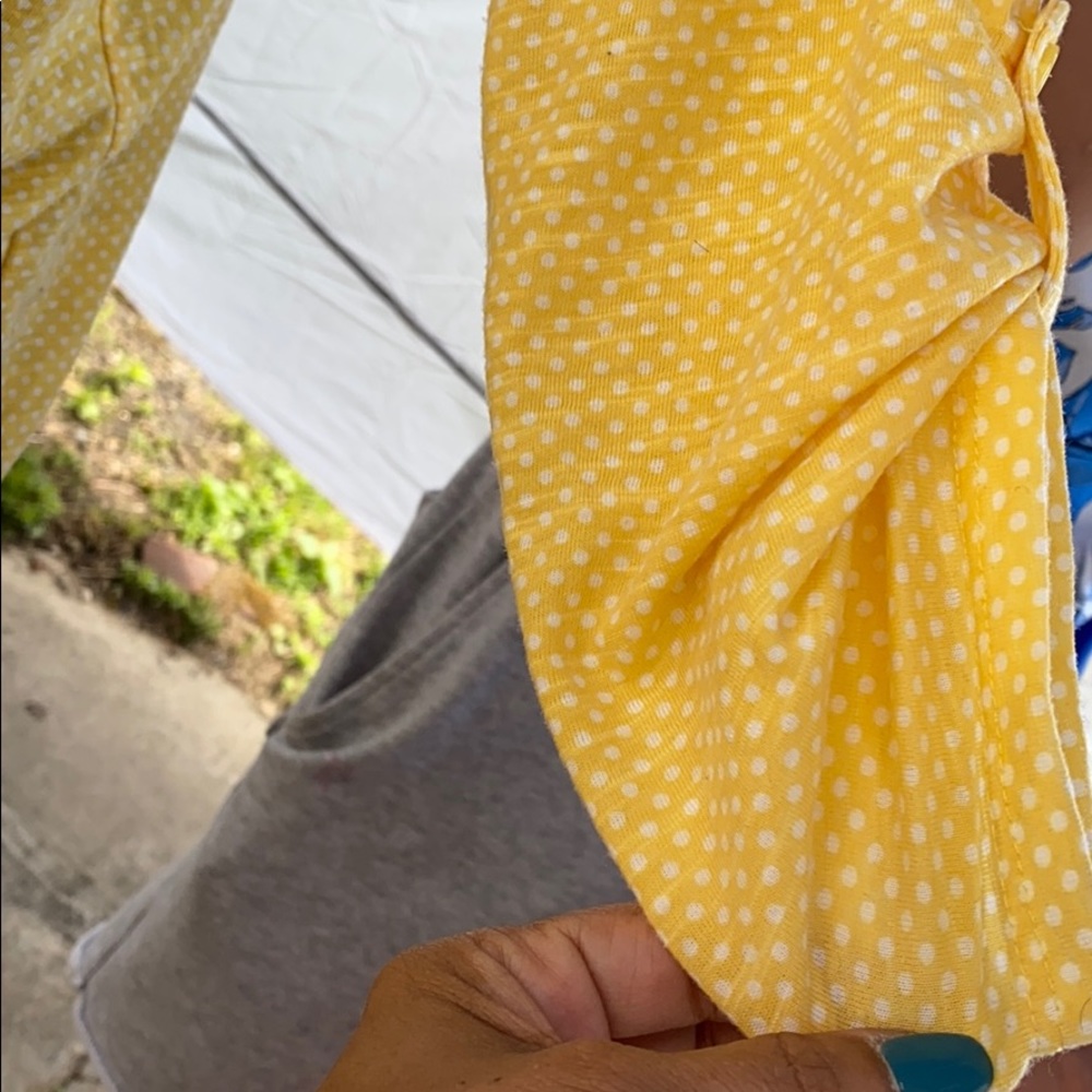 ๐ Yellow top ๐ - Picture 7 of 7